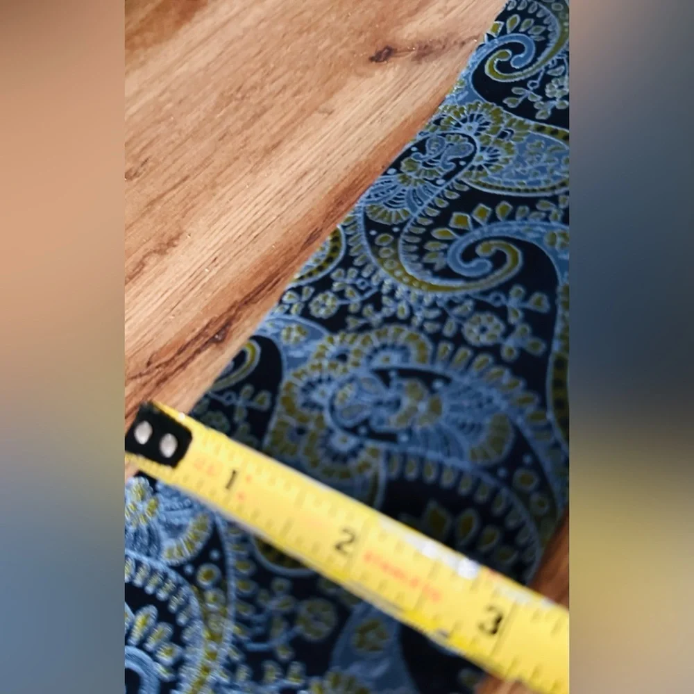 HUGO BOSS Made Italy Dress Tie Men's Silk Blue with Multicolor Designs - Picture 6 of 6